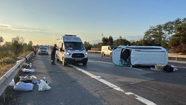 anadolu otoyolunu kitleyen kaza 6 yarali rvbBdhRC