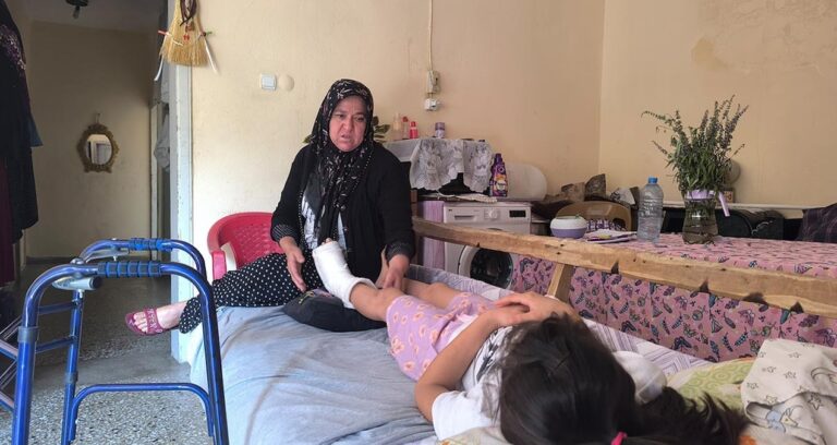 depremde tavan cokunce kizi yaralandi tasinmak istiyor ama gucu yetmiyor kizim korkuyla uyaniyor WDHF34ke