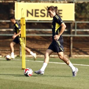 fenerbahce feyenoord macina hazirlaniyor IzEtUOXz