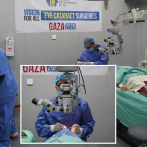 gazzede doktorlar acliktan ayakta durmakta zorlansa da gorevlerini yerine getirmeye devam ediyor zbtbxMR8