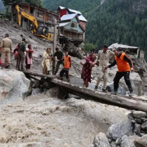 pakistanda sel felaketi 125 olu eZm9BVC3