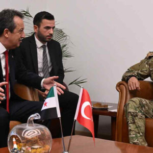 suriye savunma bakanligindan milli savunma universitesine ziyaret jjvJzYPU