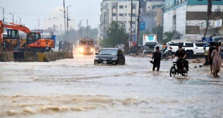 pakistandaki sel felaketi 2 milyon kisiyi etkiledi DUpNFPDW
