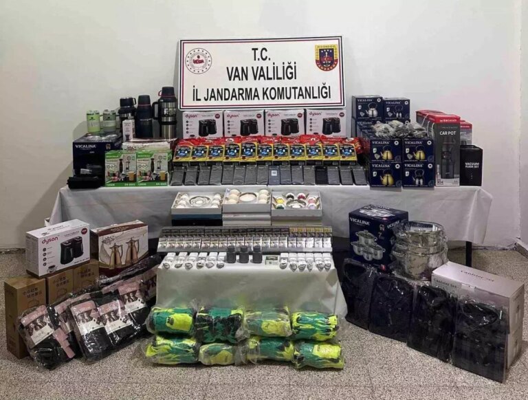 baskalede 1 milyon liralik kacak gozluk ele gecirildi p5siAmsA.jpg