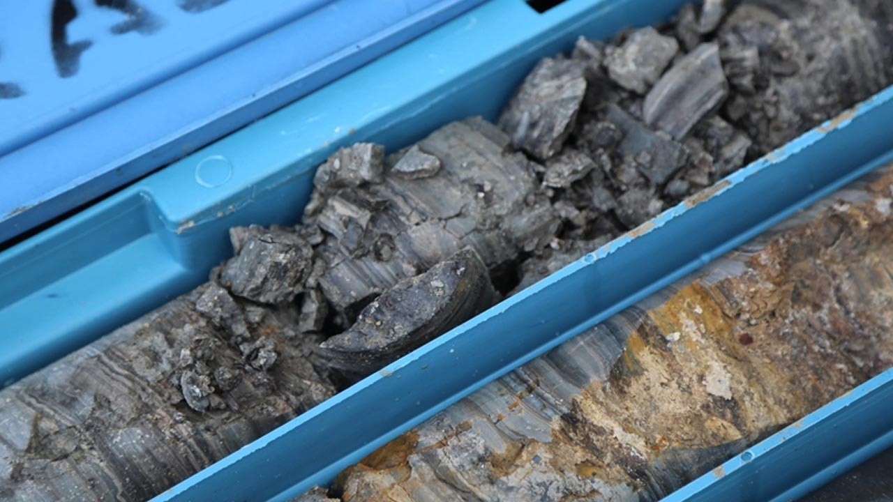 cin petrol sirketi sinopec 100 milyon ton yeni kaya petrolu rezervi kesfetti H5trbkfl.jpg