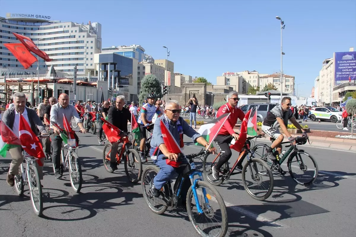 kayseride bisikletliler kuresel sumud filosuna destek icin pedal cevirdi aS9NmOyu