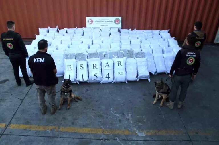 uyusturucu operasyonunda 809 milyon lira ele gecirildi yChP7qVJ.jpg