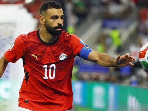 Salah transferi yatti mi besiktaslilarin gozu saat 1800de SSjGNVFR