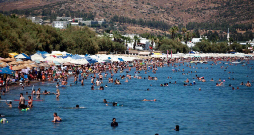 Yuz binlerce turist rotasini bu ilcemize cevirdi akin akin geliyorlar otellerde yer kalmadi fMqV722c